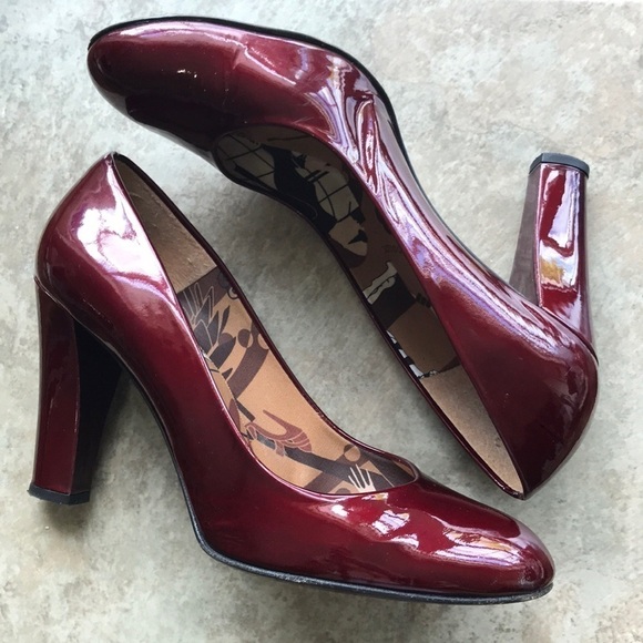 Stuart Weitzman dark red patent leather pumps - Picture 2 of 7